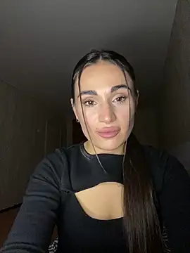 MonikaSi online show from 12.17.25