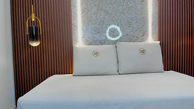 evony becker  online show from 12.04.25