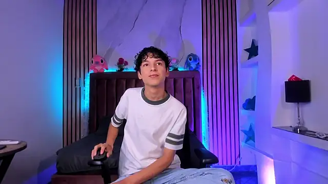 SthepanodiMonaco online show from 01.08.26