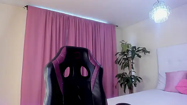 Emmaa Queen  online show from 01.08.26