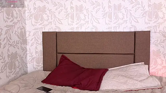 Paolagh  online show from 04.18.26