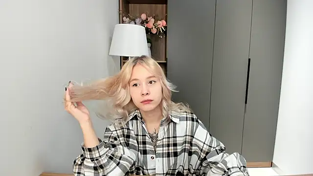 AunclreaVache online show from 11.30.25