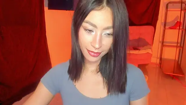 Snapshot of Ounla_Sweet chatting on 05.19.26 Ounla Sweet online show from 05.19.26