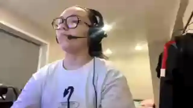 KerriMcbreen online show from 12.03.25