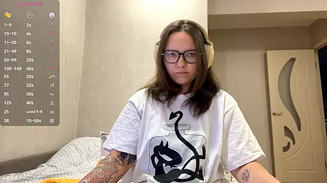 KerriMcbreen online show from 12.23.25