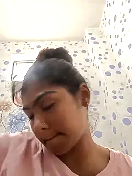 Snapshot of Cute_diya023 chatting on 06.11.26 Cute diya023 online show from 06.11.26