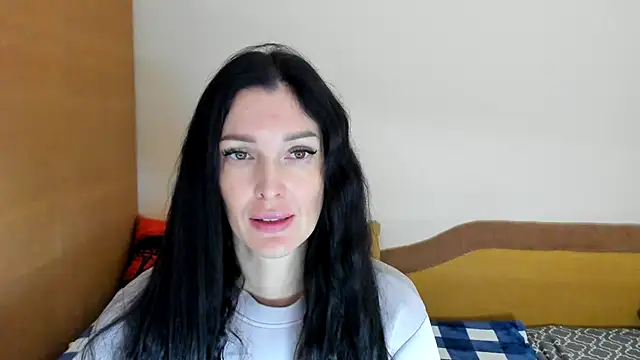 Snapshot of ArmaniGirl chatting on 11.30.25 ArmaniGirl online show from 11.30.25