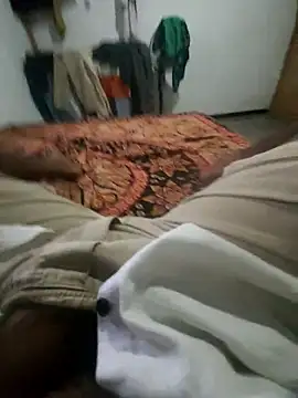 Snapshot of sheneth2005 chatting on 12.16.25 sheneth2005 online show from 12.16.25