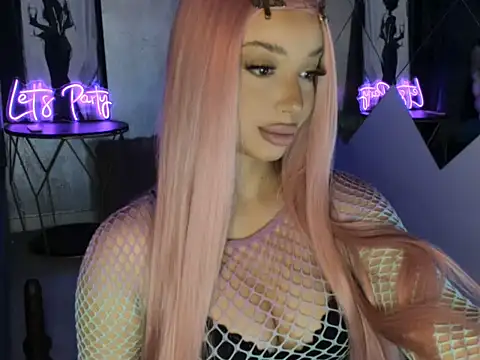 Snapshot of IsabelleJoo chatting on 12.03.25 IsabelleJoo online show from 12.03.25