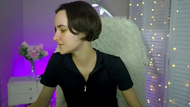 KateWillows online show from 12.02.25