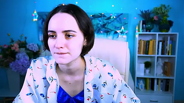 KateWillows online show from 02.12.26