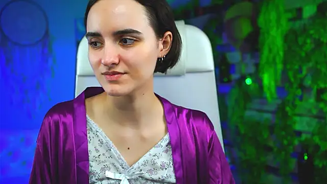 KateWillows online show from 03.17.26