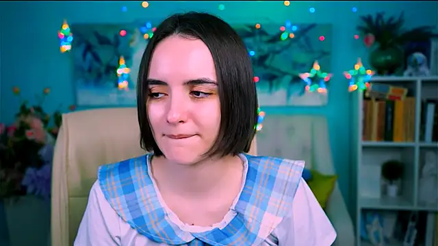 KateWillows online show from 04.22.26