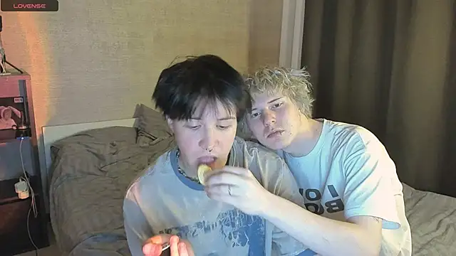 miya meow miku online show from 12.22.25