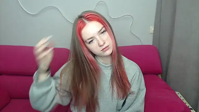 Snapshot of CassieLiam chatting on 12.01.25 CassieLiam online show from 12.01.25