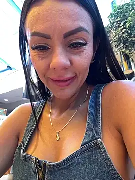 SofhiaTaylor online show from 02.12.26