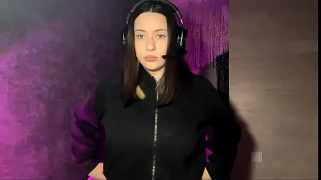 AngeliqueSulima online show from 12.21.25