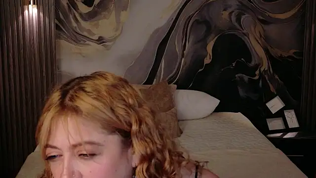 Snapshot of MilfArlet chatting on 02.27.26 MilfArlet online show from 02.27.26