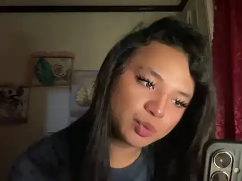 Snapshot of lovinglyours_joanna chatting on 11.29.25 lovinglyours joanna online show from 11.29.25