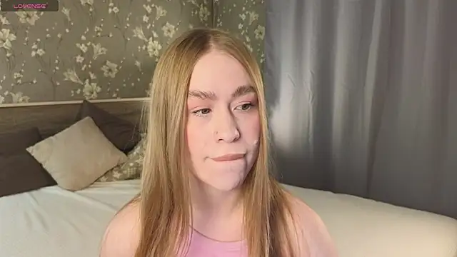 Snapshot of Lolly_Kittyy chatting on 12.01.25 Lolly Kittyy online show from 12.01.25