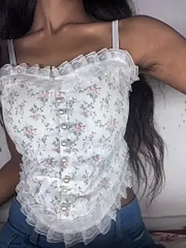 Snapshot of Kaveri_07 chatting on 12.15.25 Kaveri 07 online show from 12.15.25