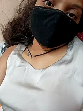 Snapshot of Rukmadi_hot chatting on 05.18.26 Rukmadi hot online show from 05.18.26