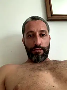 Snapshot of Calientesensible chatting on 12.13.25 Calientesensible online show from 12.13.25