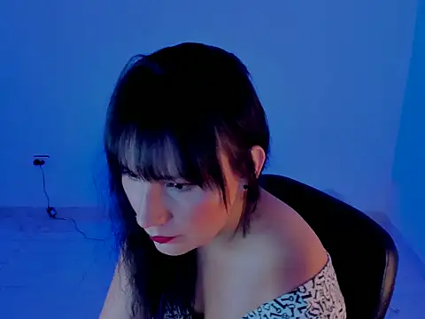 Snapshot of Sofia_Grey2 chatting on 11.30.25 Sofia Grey2 online show from 11.30.25