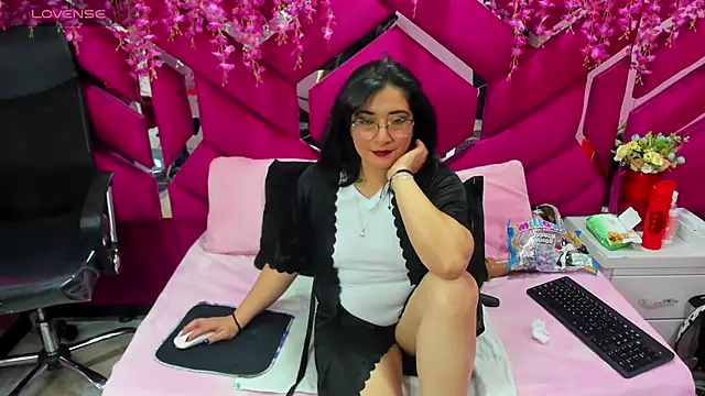 Snapshot of Alexa_Sanz chatting on 01.31.26 Alexa Sanz online show from 01.31.26