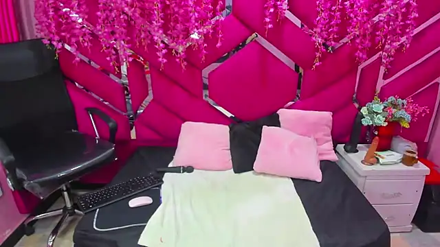 Snapshot of Alexa_Sanz chatting on 02.12.26 Alexa Sanz online show from 02.12.26