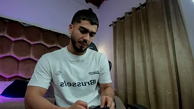 Franco banderas online show from 02.17.26