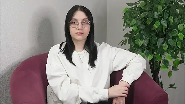 Snapshot of AmyDilox chatting on 12.01.25 AmyDilox online show from 12.01.25