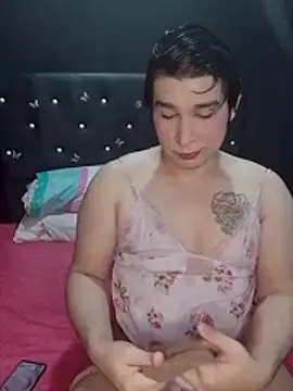 Snapshot of sissy-lover chatting on 12.14.25 sissy-lover online show from 12.14.25