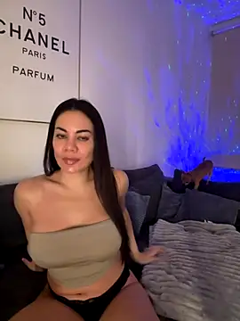 AsianDreamx online show from 12.04.25