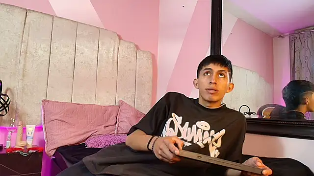 Bella Damon  online show from 01.18.26