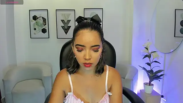 alana martiins online show from 04.10.26