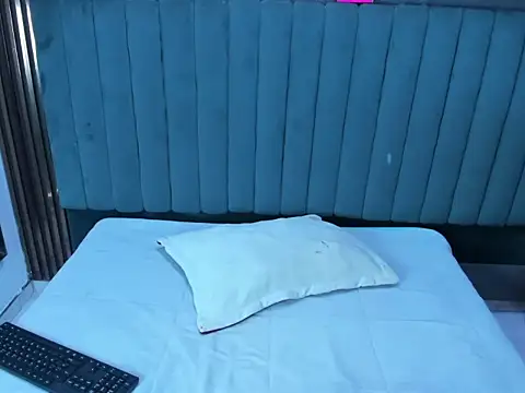 Snapshot of ScarlethJonz chatting on 02.10.26 ScarlethJonz online show from 02.10.26