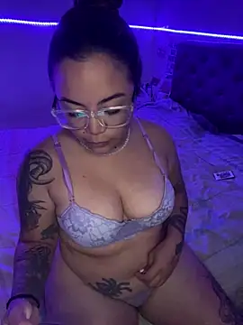 Lindalatina2001 online show from 02.05.26