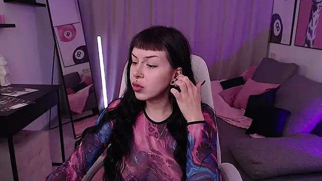 Eliza Bennet online show from 12.02.25