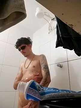 Snapshot of Lucasmk777 chatting on 12.17.25 Lucasmk777 online show from 12.17.25