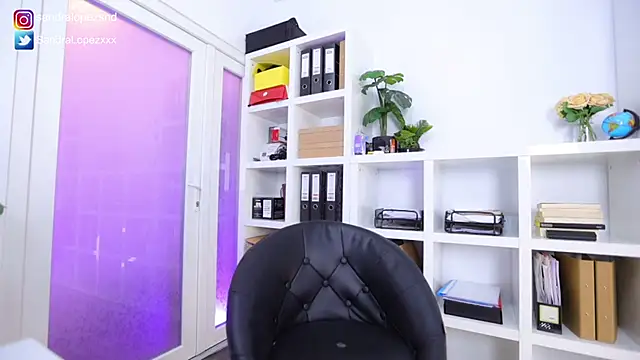 Snapshot of SandraLopezxx chatting on 03.15.25 SandraLopezxx online show from 03.15.25