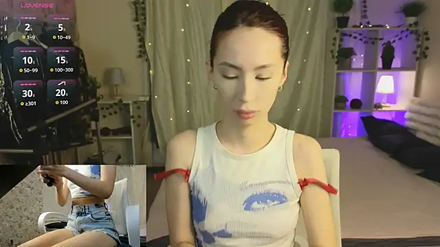 Snapshot of Ssin_Megan chatting on 12.15.25 Ssin Megan online show from 12.15.25