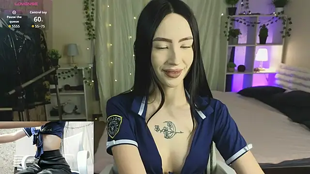 Snapshot of Ssin_Megan chatting on 12.18.25 Ssin Megan online show from 12.18.25