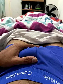 Snapshot of DipKing chatting on 12.01.25 DipKing online show from 12.01.25