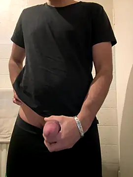 Snapshot of B7874 chatting on 11.30.25 B7874 online show from 11.30.25