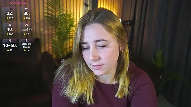 KailaVoss online show from 12.03.25