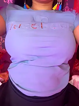 Snapshot of Hot-Haney77 chatting on 12.16.25 Hot-Haney77 online show from 12.16.25