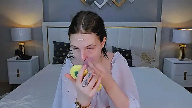 YONA WINK online show from 02.09.26