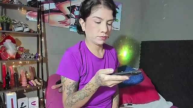 Shadia Squirt online show from 10.21.25