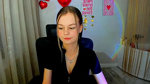 Snapshot of MidnighteAura chatting on 02.17.26 MidnighteAura online show from 02.17.26